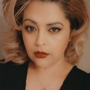 Meet your Posher, Angie